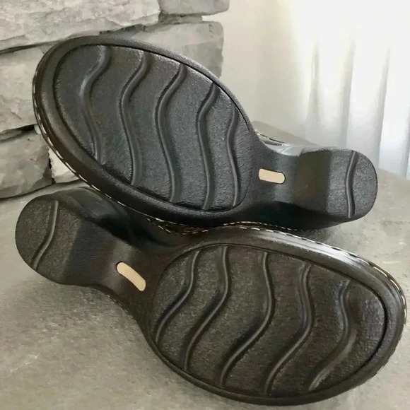 NWOT Softspots Leather,Braided upper detail Slip On Clogs,Pillow top technology - Picture 8 of 9